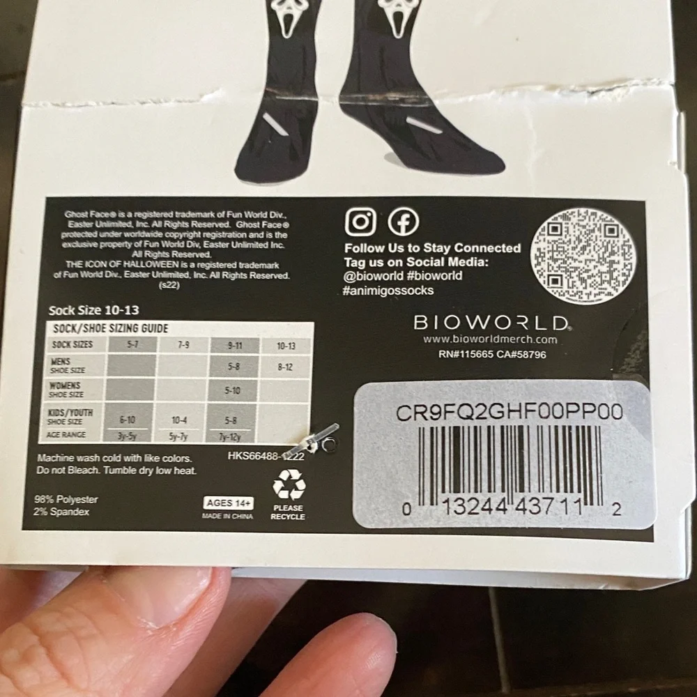NWT Ghost Face Halloween Crew Socks Spooky Season